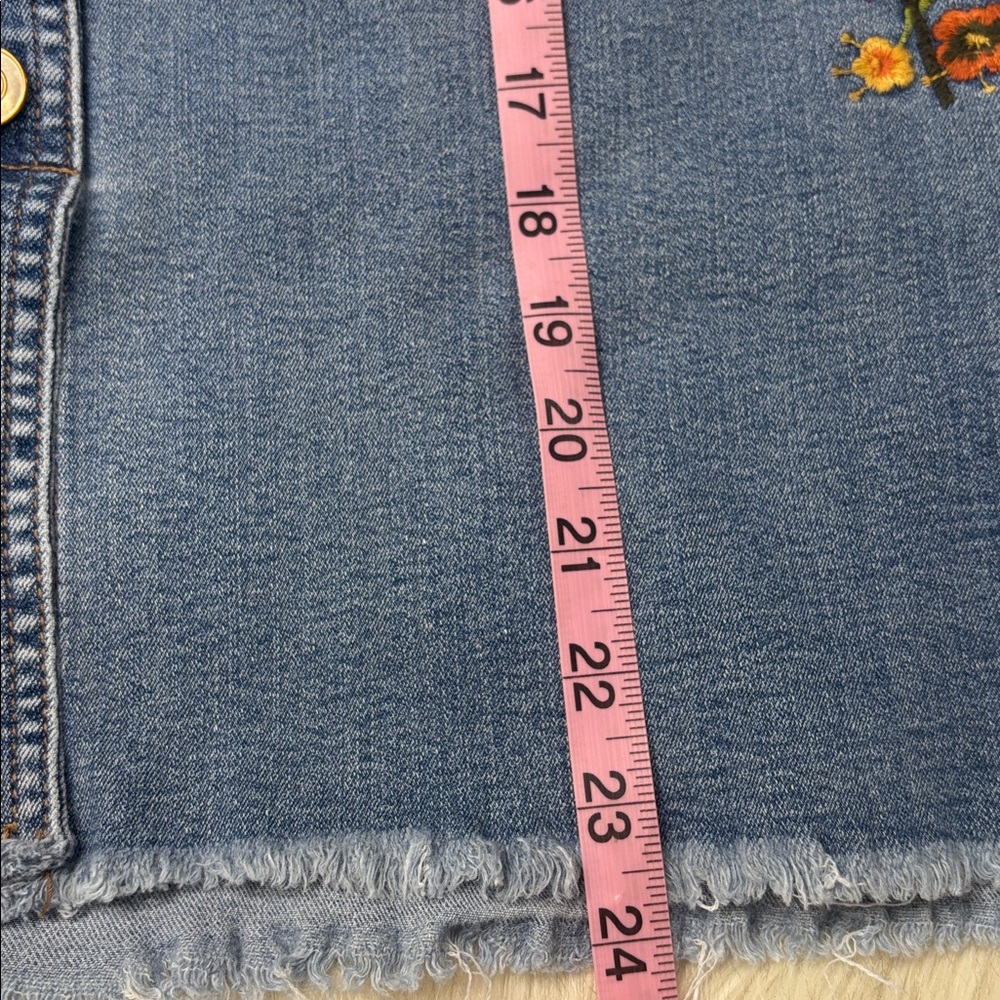EST . 1946 Denim 
Size 12 
Waist 16 Length 24 
Excellent condition - Picture 11 of 11